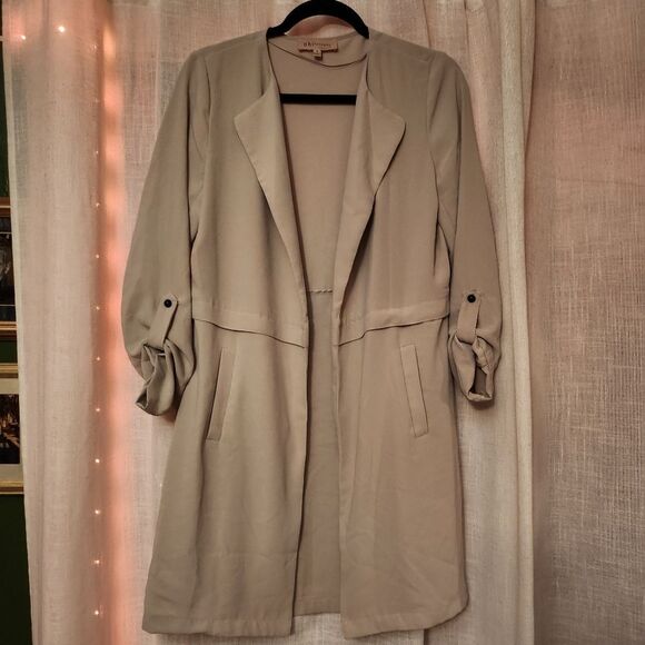 Elegant Beige Women's Coat - Picture 1 of 9